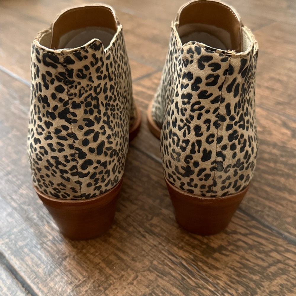 Dolce Vita Shana Tan/Black Dusted Leopard Suede Ankle Boots-Size 7.5 - Picture 4 of 16